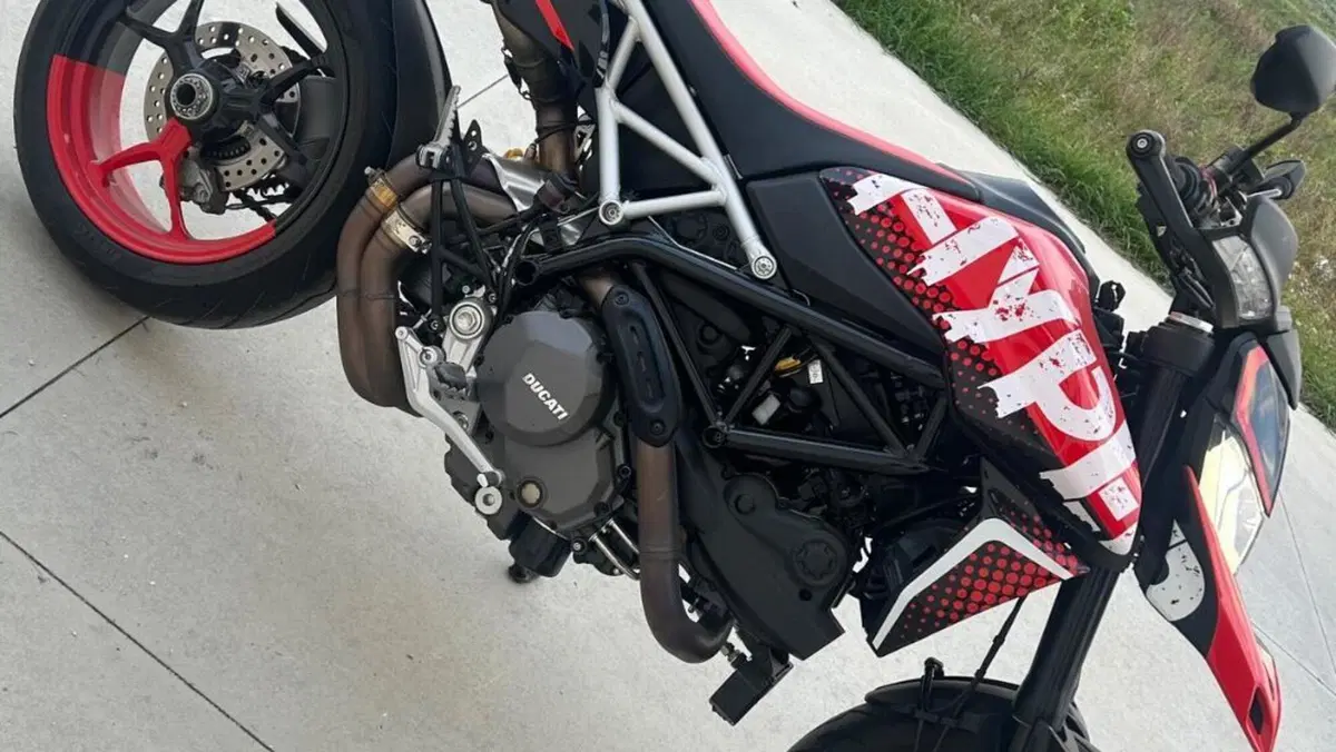 Ducati Hypermotard 950 RVE (2022 - 25)  (4)