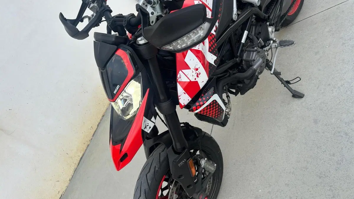 Ducati Hypermotard 950 RVE (2022 - 25)  (9)