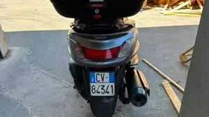 Yamaha Majesty 400 (2004 - 08)  (2)