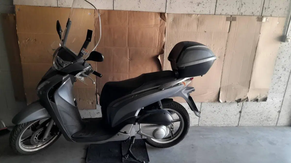 Honda SH 150i (2009 - 12)  (2)