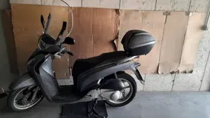 Honda SH 150i (2009 - 12)  (2)