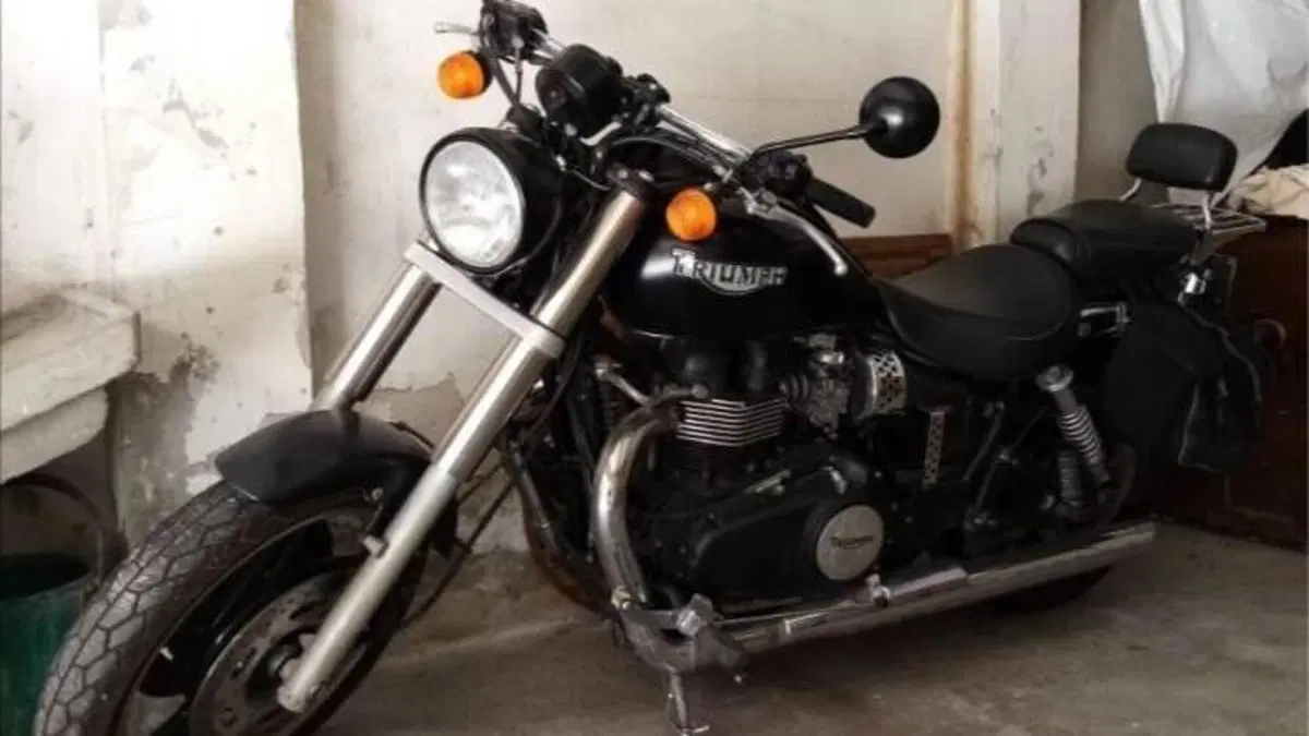 Triumph Speedmaster 865 (2005 - 10)  (5)
