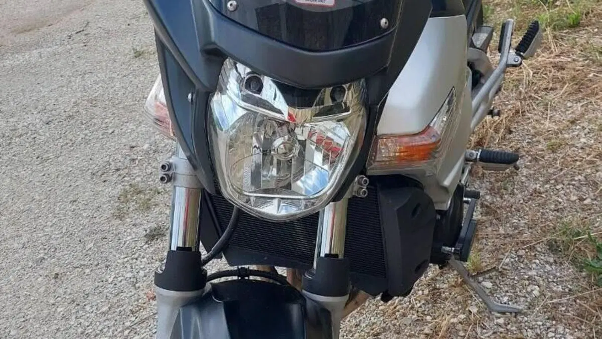 Suzuki GSR 600 (2006 - 11)  (3)