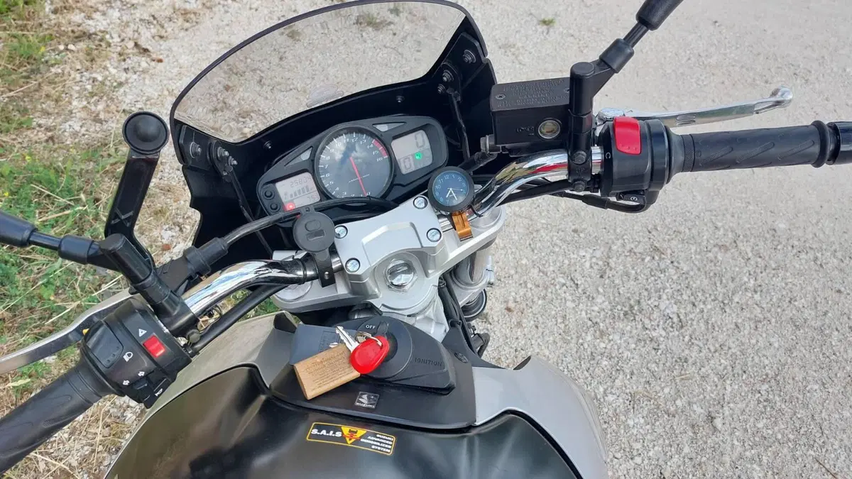 Suzuki GSR 600 (2006 - 11)  (5)