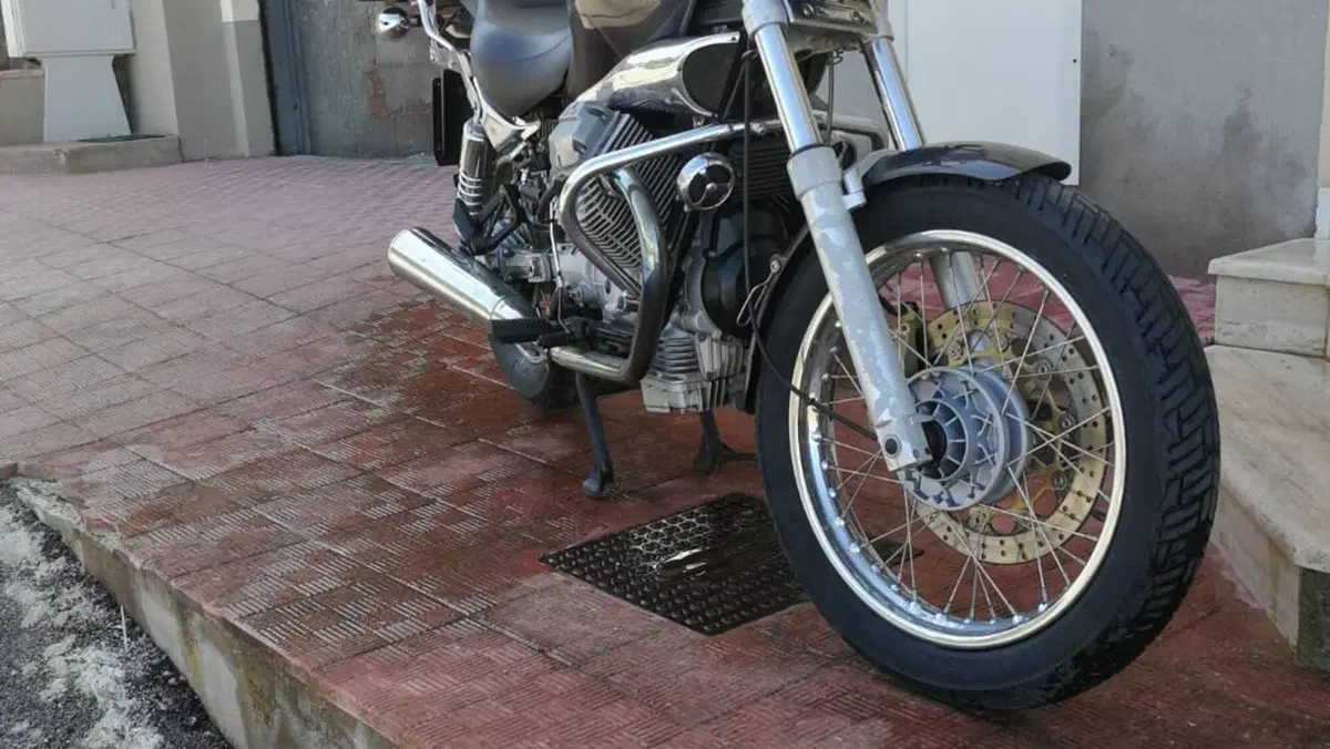 Moto Guzzi Nevada 750 (2002 - 06)  (2)