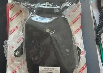 Porta targa per Triumph Speed Triple 2011-2015 Barracuda - Annuncio 10036068