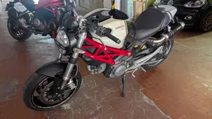 Ducati Monster 696 Plus (2007 - 14)  (4)
