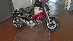 Ducati Monster 696 Plus (2007 - 14)  (6)