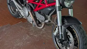 Ducati Monster 696 Plus (2007 - 14) usata