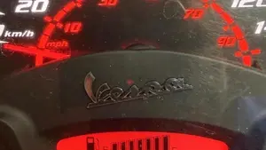 Vespa GTS 300 Hpe (2021 - 22)  (3)