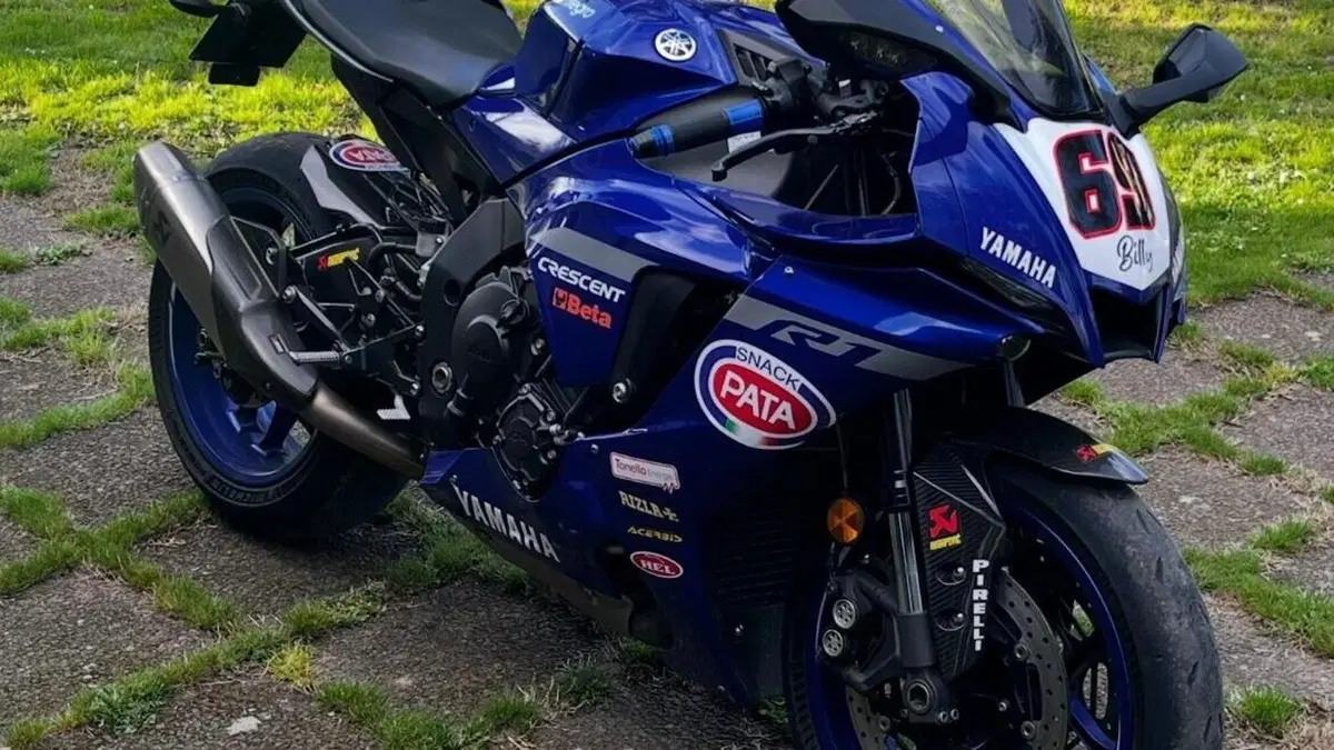 Yamaha YZF R1 (2020 - 25)  (2)