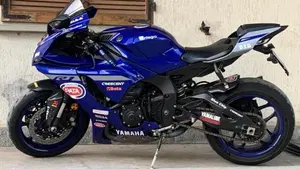 Yamaha YZF R1 (2020 - 25)  (3)
