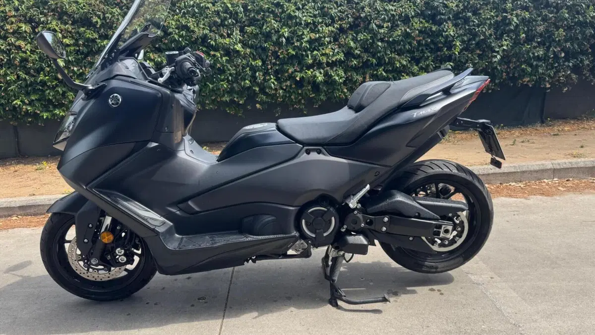 Yamaha T-Max 560 (2022 - 24)  (2)