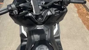 Yamaha T-Max 560 (2022 - 24)  (5)