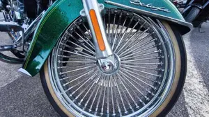 Harley-Davidson 1690 Deluxe ABS (2011 - 16) - FLSTN  (2)