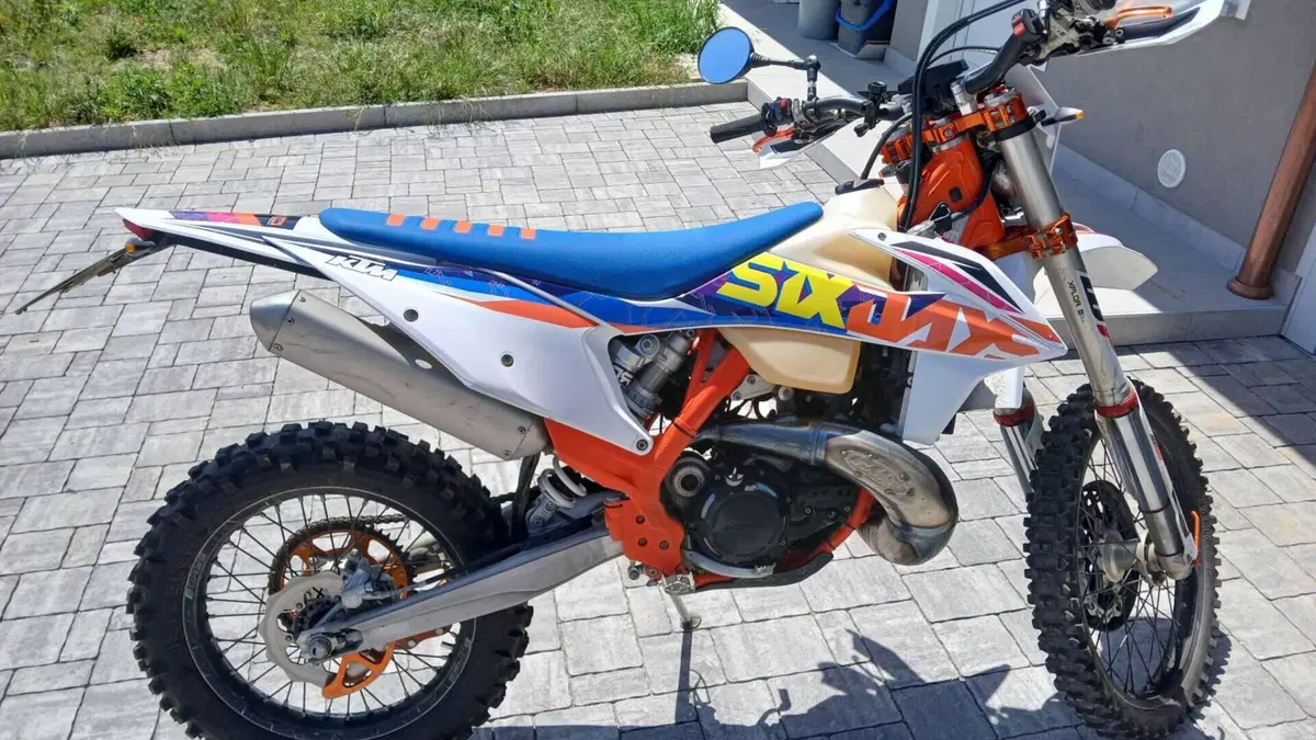 KTM 300 EXC TPI Six Days (2022)  (3)
