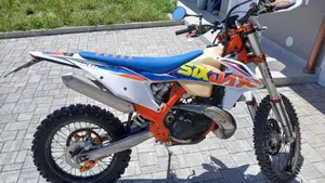 KTM 300 EXC TPI Six Days (2022)  (3)