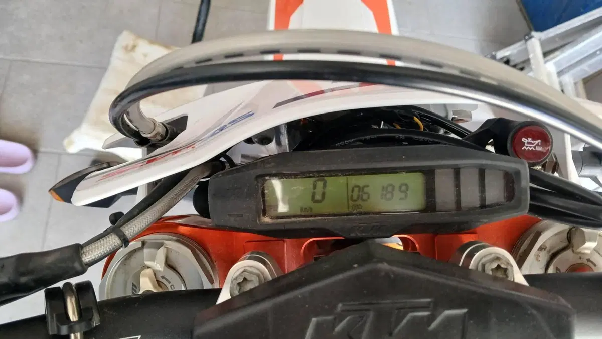 KTM 300 EXC TPI Six Days (2022)  (6)