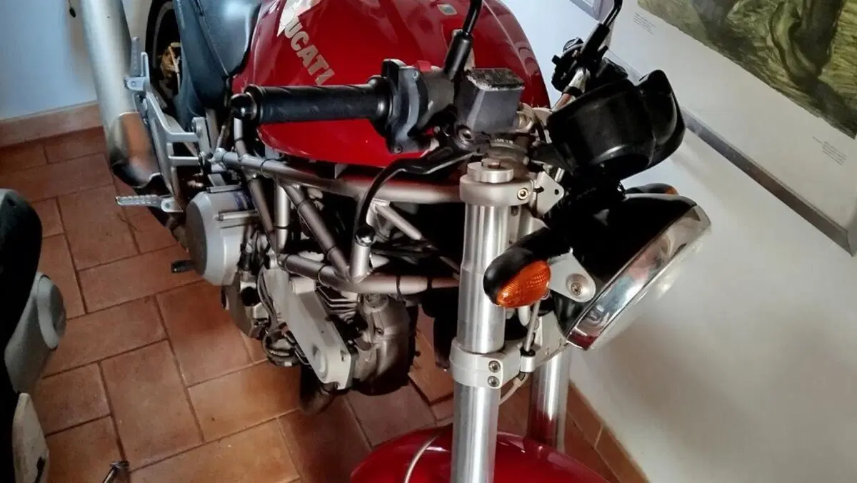 Ducati Monster 620 I.E (2002) 