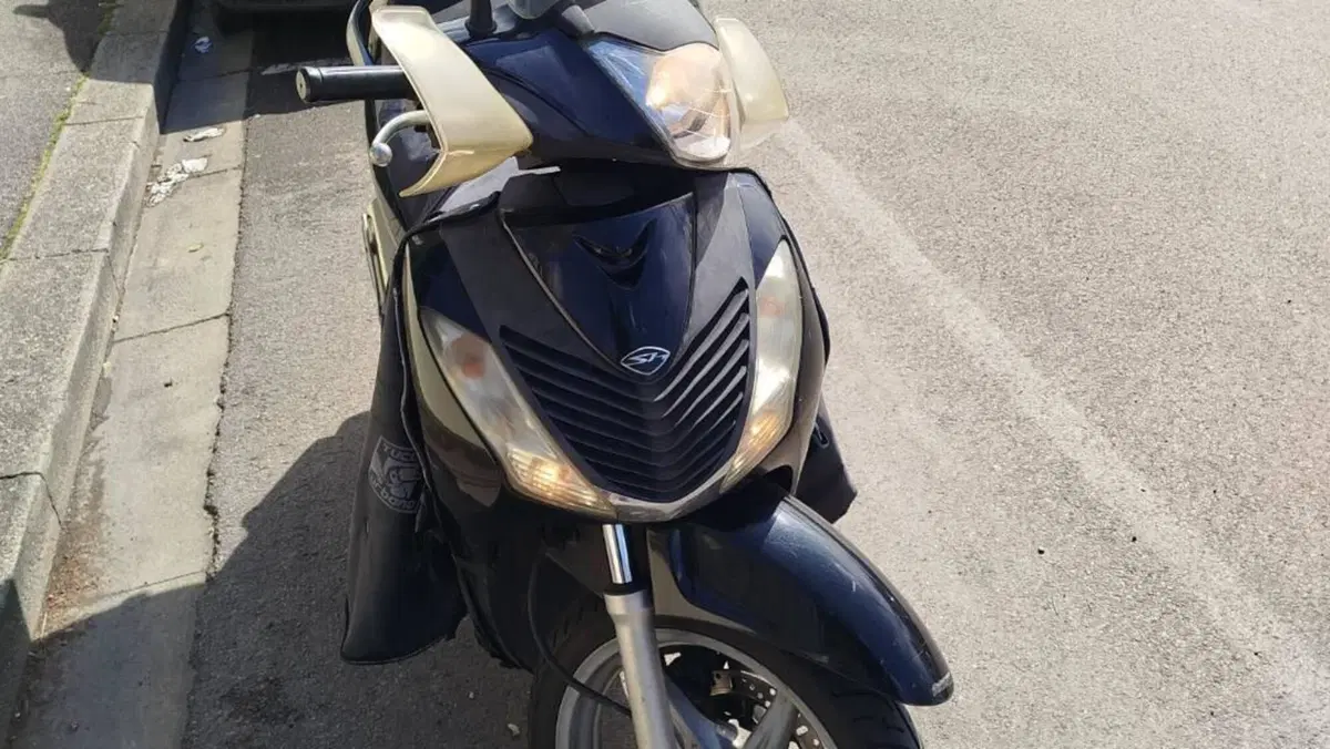 Honda SH 150i (2009 - 12)  (2)