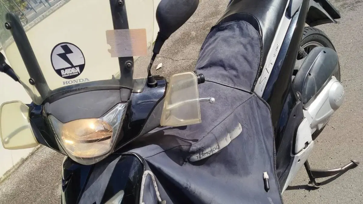 Honda SH 150i (2009 - 12)  (4)