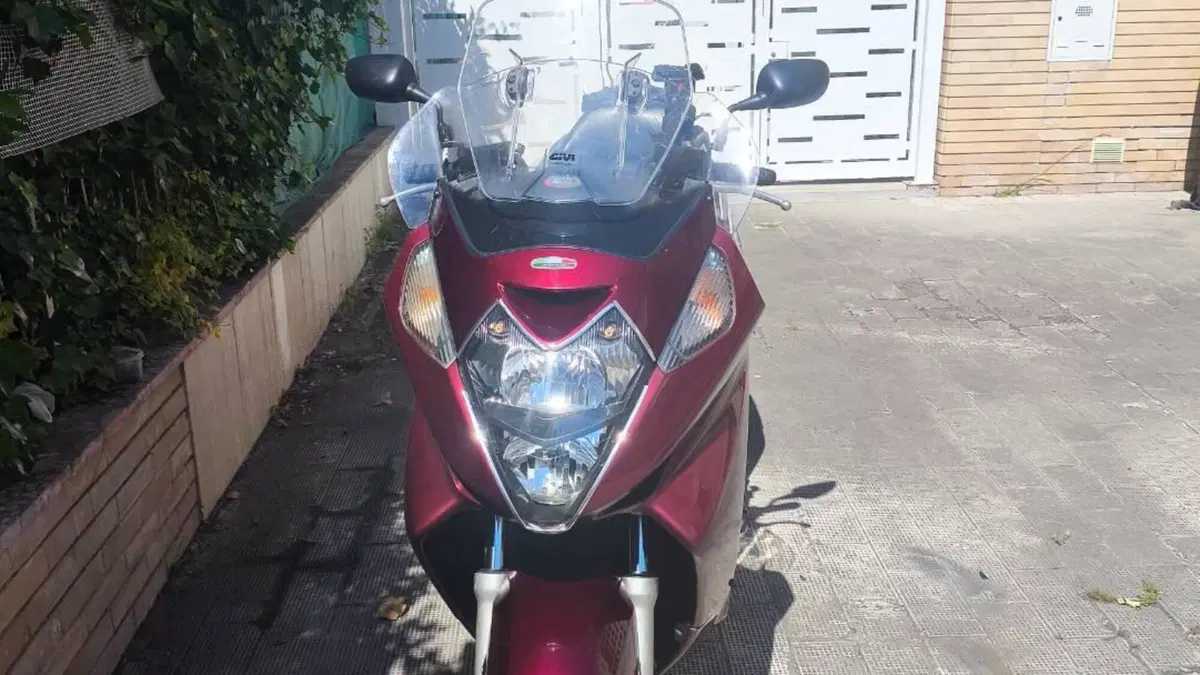 Honda Silver Wing 600 (2001 - 05)  (6)