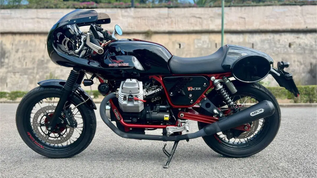 Moto Guzzi V7 Racer (2012 - 14) 