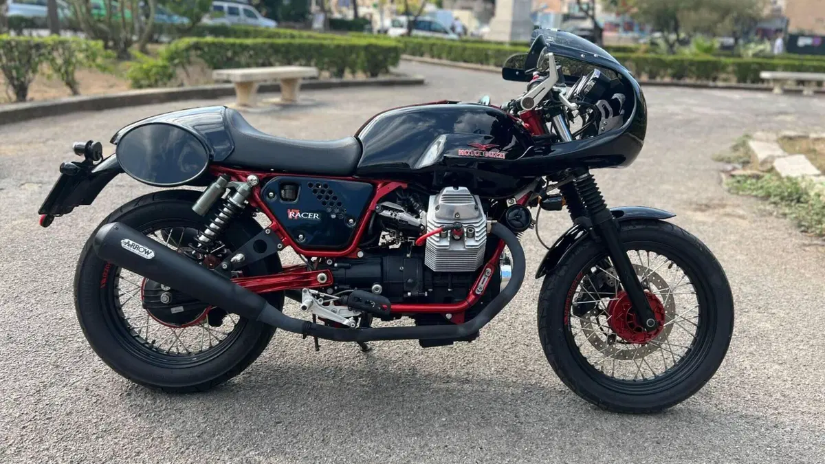 Moto Guzzi V7 Racer (2012 - 14)  (2)