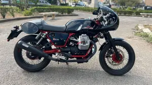 Moto Guzzi V7 Racer (2012 - 14)  (2)