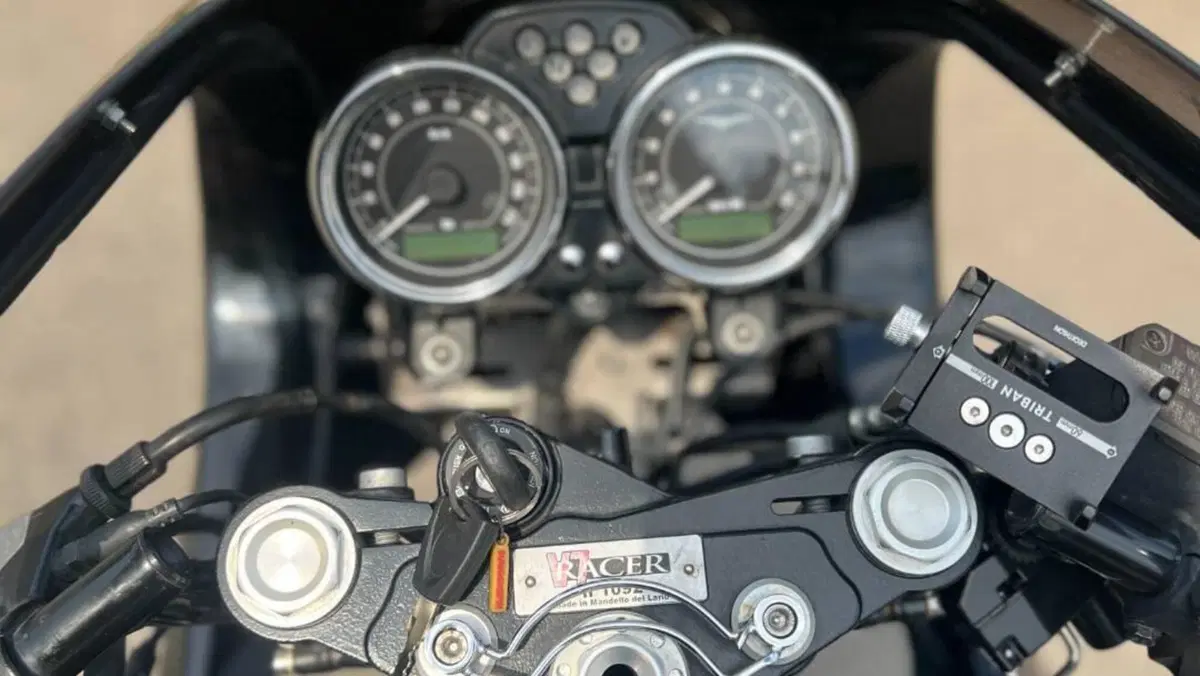 Moto Guzzi V7 Racer (2012 - 14)  (4)