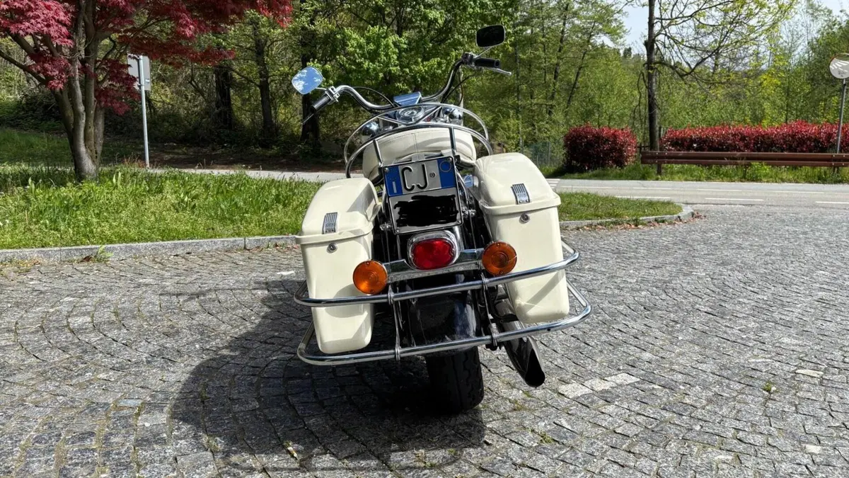 Harley-Davidson 1200 Electra Glide (1975 - 80) - FLH  (2)