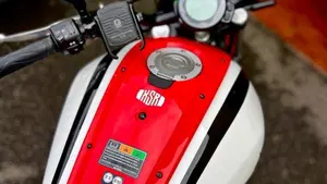 Yamaha XSR 700 XTribute (2021)  (5)