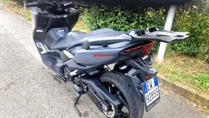 Yamaha T-Max 560 Tech Max (2021)  (2)