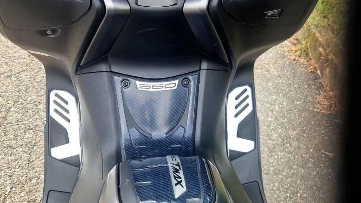 Yamaha T-Max 560 Tech Max (2021)  (3)