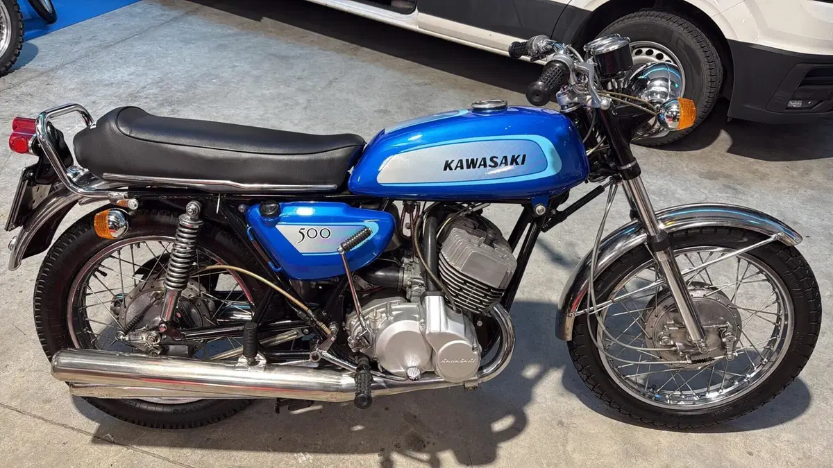 Kawasaki   (2)