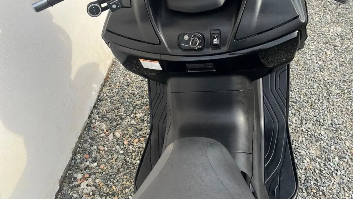 Suzuki Burgman AN 650 (2013 - 15)  (10)
