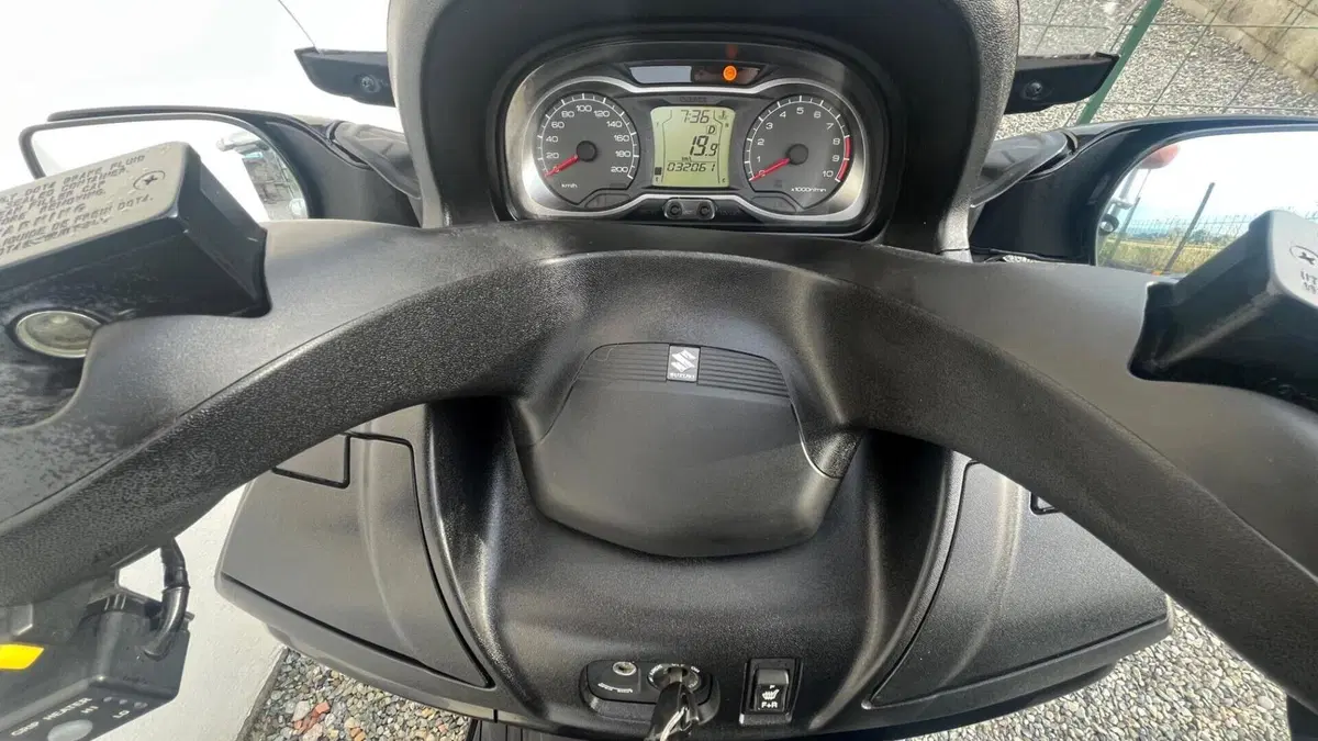 Suzuki Burgman AN 650 (2013 - 15)  (11)