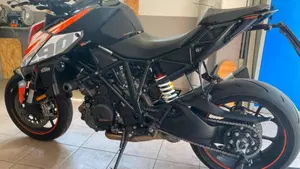 KTM 1290 Super Duke R ABS (2017 - 18)  (6)