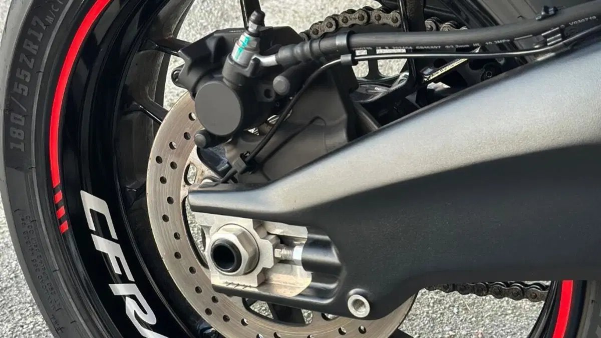 CFMOTO 675SR-R (2025 - 26)  (4)
