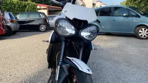 Triumph Street Triple R (2017 - 20)  (3)