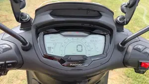 Piaggio Beverly 300 ABS-ASR (2021 - 25)  (5)