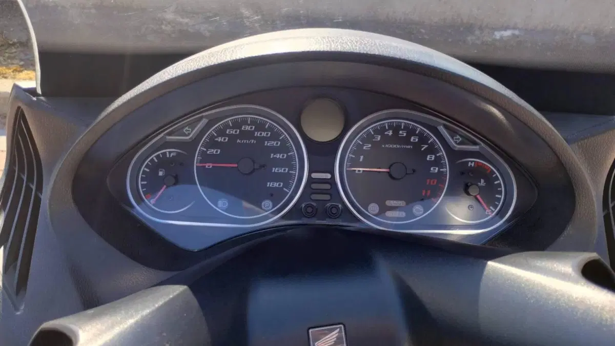 Honda SW-T 400 ABS (2008 - 16)  (10)