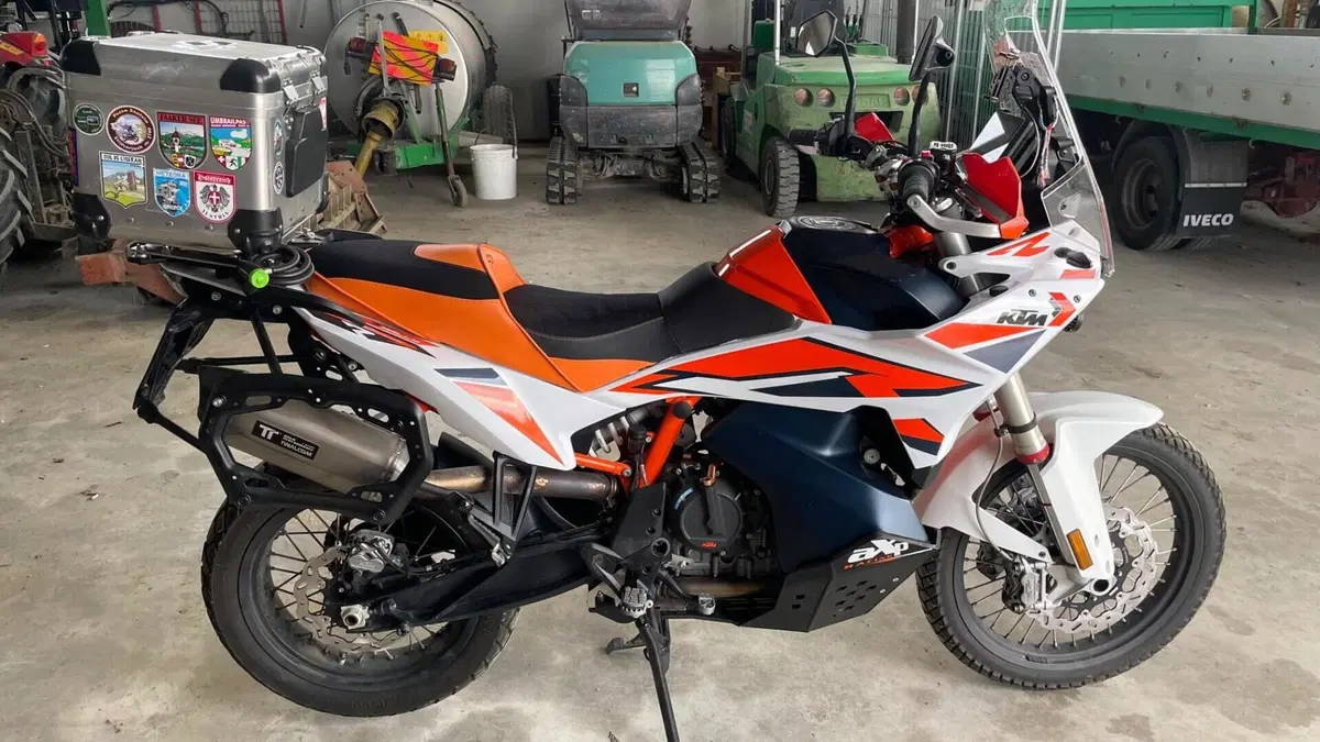 KTM 890 Adventure R (2023 - 24)  (2)