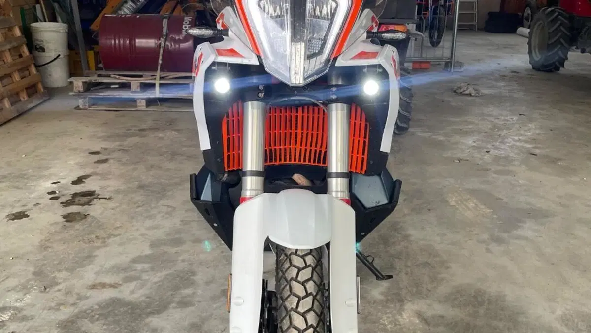 KTM 890 Adventure R (2023 - 24)  (3)