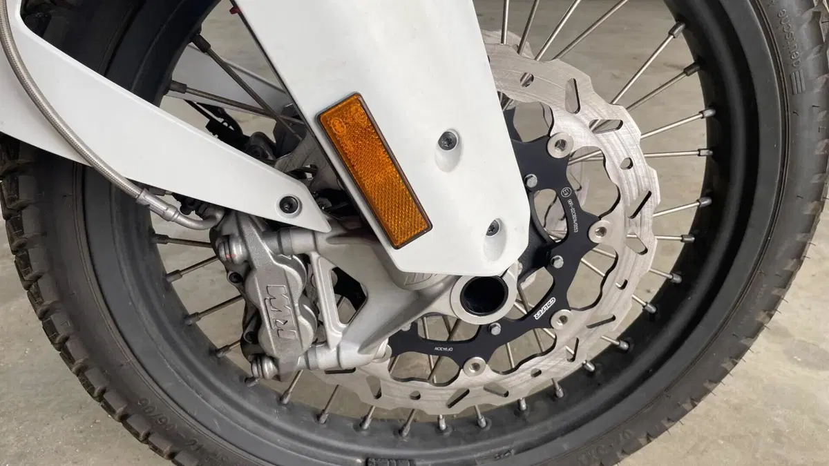 KTM 890 Adventure R (2023 - 24)  (10)