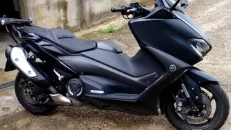 Yamaha T-Max 560 (2020 - 21) usata
