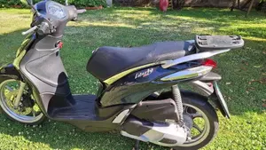 Piaggio Liberty 125 S i-get ABS (2016)  (5)