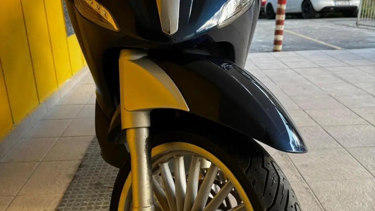 Piaggio Beverly 300 i.e. (2010 - 16)  (6)