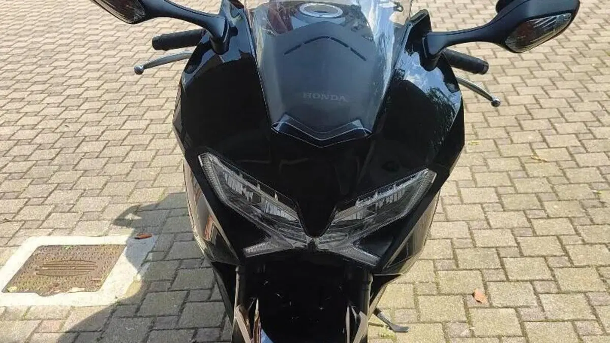 Honda VFR 800 F (2014 - 16)  (3)