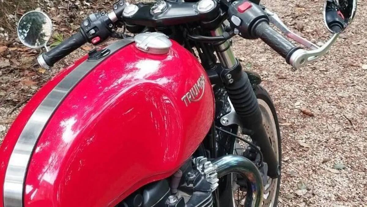 Triumph Thruxton 1200 (2016)  (3)